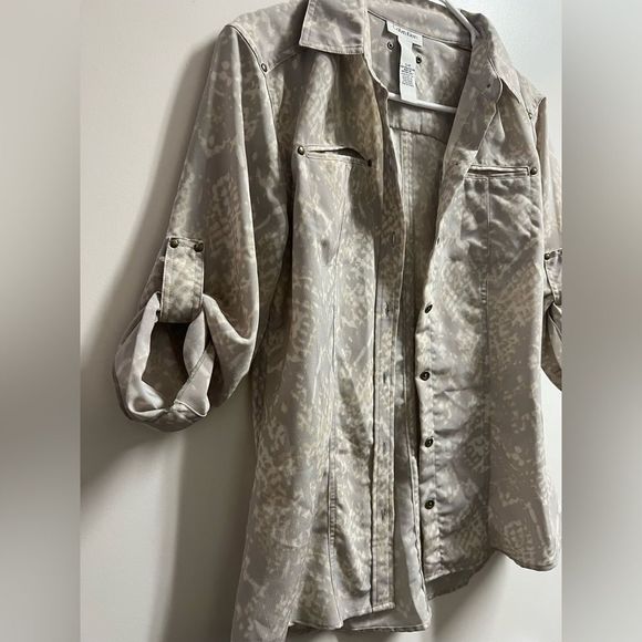 Calvin Klein Womens Blouse Shirt -Roll Tab Sleeve - Button Down Gray Size Small - Picture 3 of 13